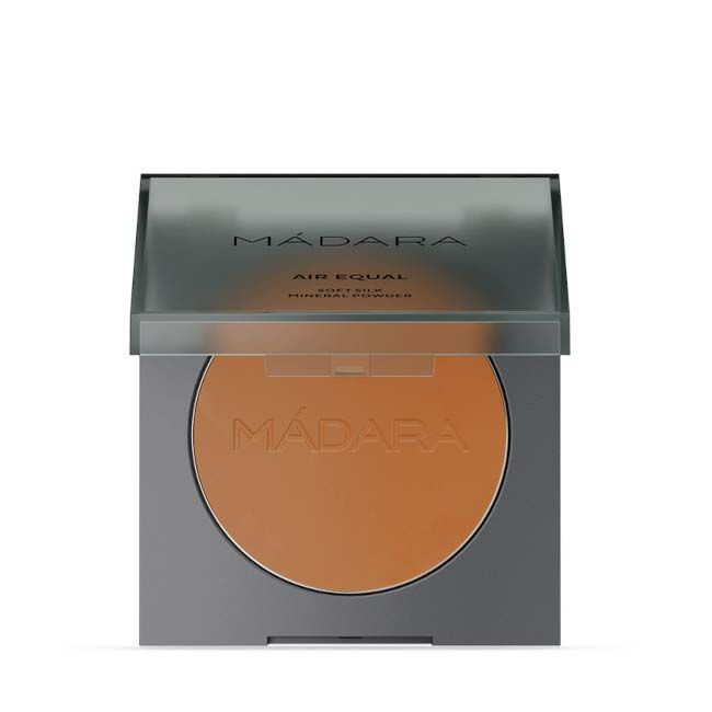 Madara's Air Equal mineral powder deep