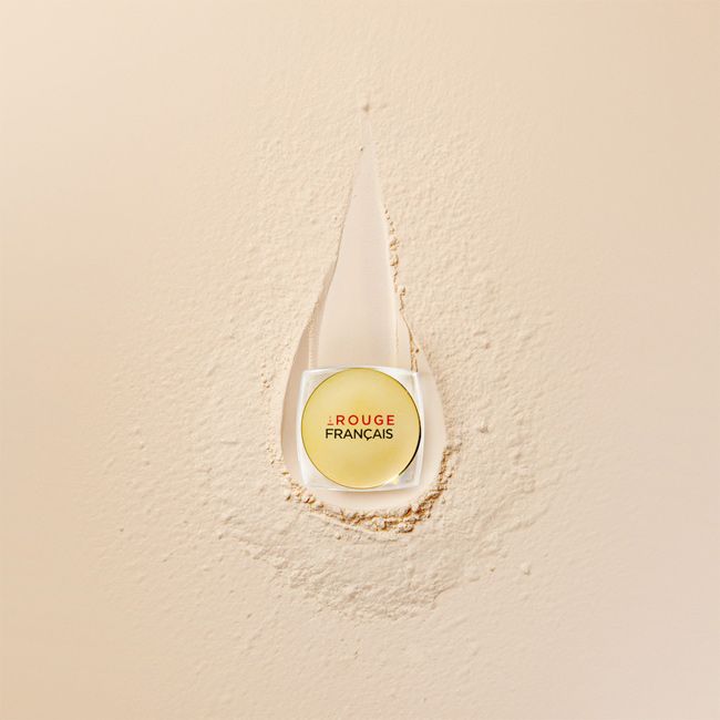 Le Rouge Français' Akénéa Initiale organic compact powder lifestyle