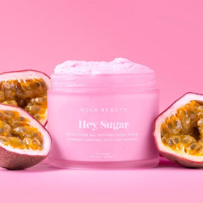 Gommage pour le corps NCLA Beauty Passion Fruit lifestyle