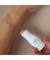 Stick Solaire Teinté SPF50+ Alga Maris Les Laboratoires de Biarritz application