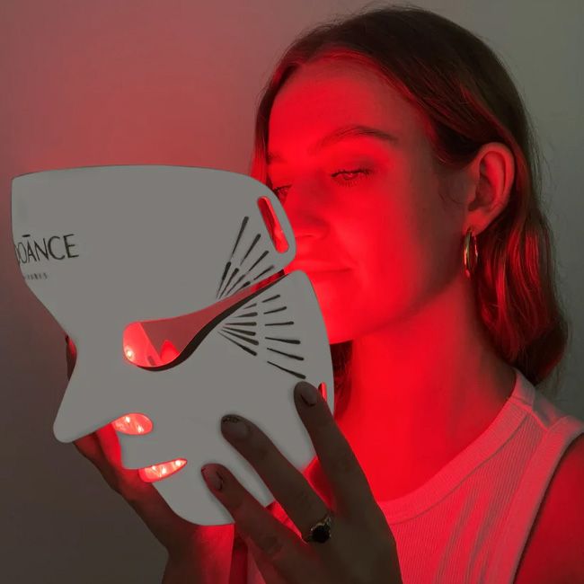 Nooance's Access+ LED face mask Model