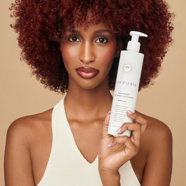 Innersense's 295ml Shooting natural and vegan conditioner Model