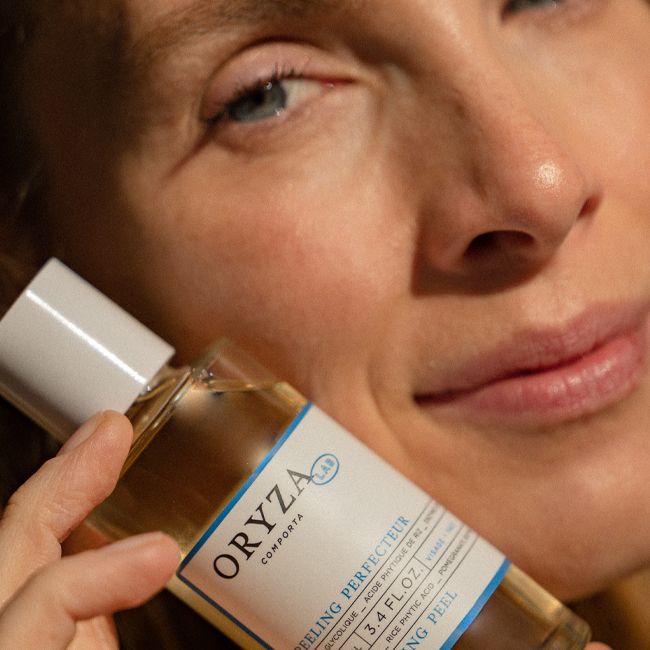 Oryza Lab's Perfecting Peel Face Lotion Model