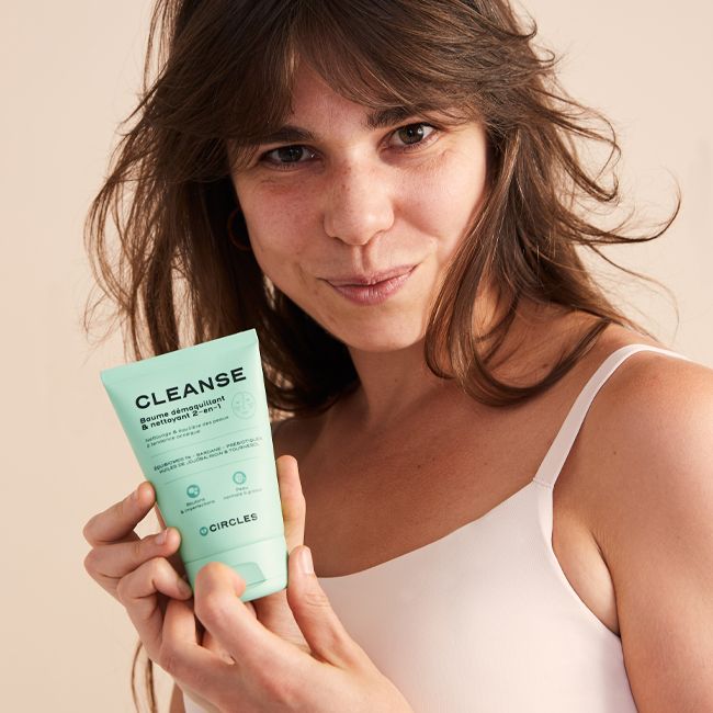 Circles' Cleanse face balm Model