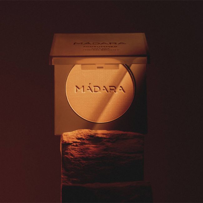 Madara Cosmetics' Midsummer Soft Silk Mineral Bronzing Powder Lifestyle